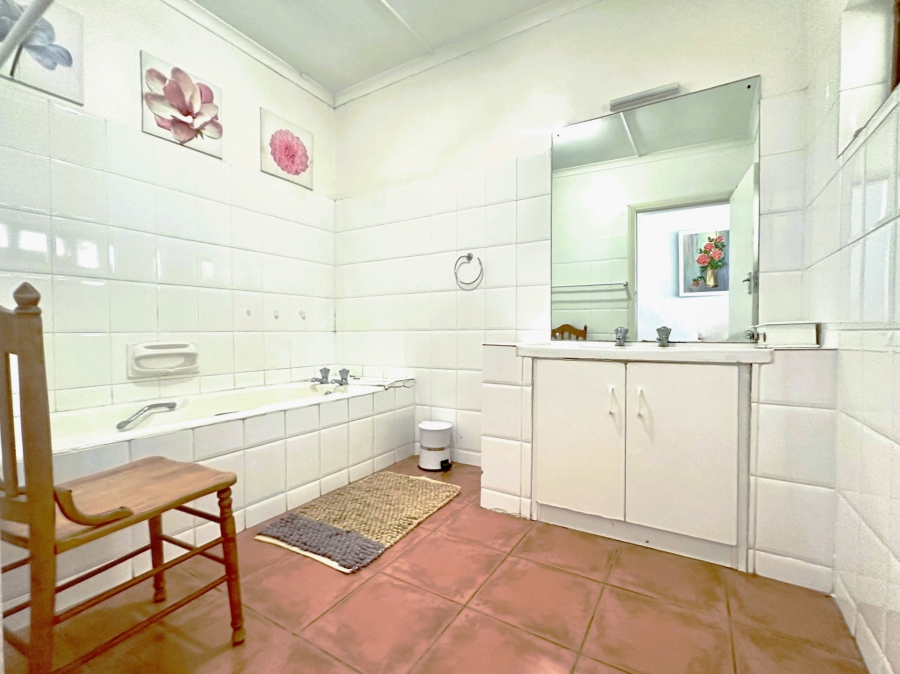 To Let 3 Bedroom Property for Rent in Riebeek Kasteel Western Cape